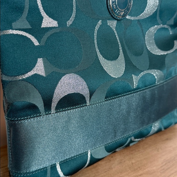 Unique Coach | Teal Silver Grey Classic C’s Crossbody Bag F20430 - Unique - EUC - Picture 11 of 11